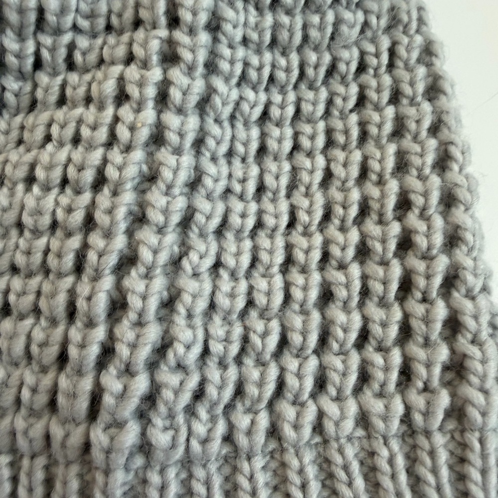 Wool Blend Beanie Hat Genuine Fox Fur Pom Os Marled Grey Kyi Kyi Canada Winter — image 4 of 7
